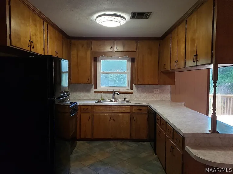 1203 Oates Rd — Photo 7