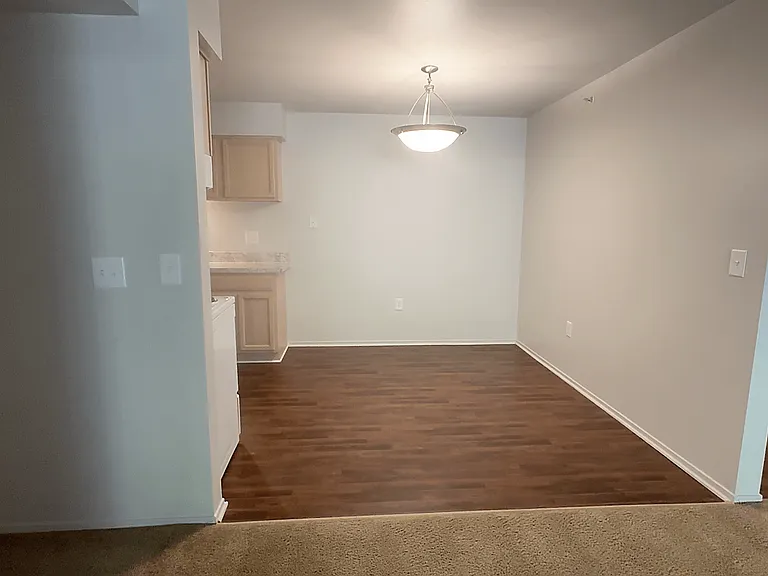 Prentiss Pointe Apartments — Photo 270
