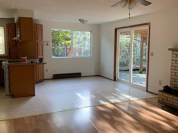 3rd image of 1609 Alder St SE #1609