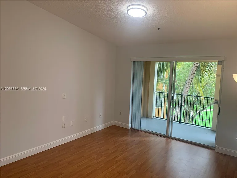 2240 E Preserve Way #302 — Photo 3