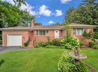 3 Jefferson St, Nesconset, NY 11767