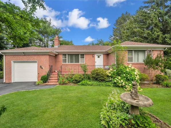 3 Jefferson Street, Nesconset, NY 11767