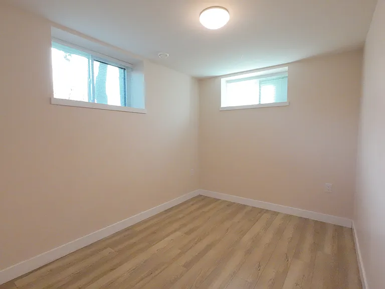 1525 E 55th Ave #2 — Photo 9