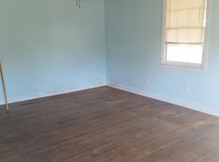 2404 N Dog River Dr, Mobile, AL 36605