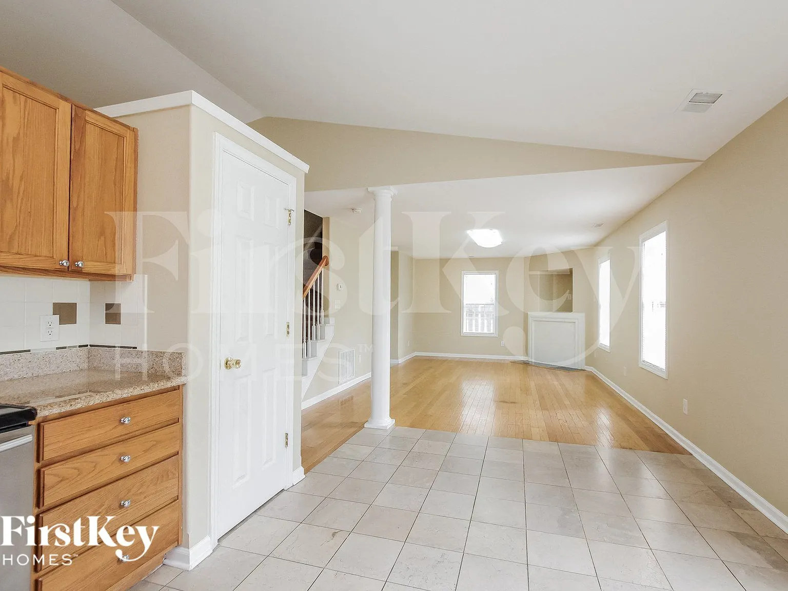 3 bed, 2.5 bath, 1598 sqft, $2,060 — Photo 4