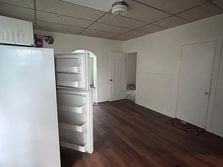 52 Walden Ave — Photo 2