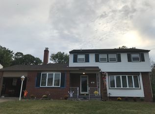 70 Bells Lake Dr, Turnersville, NJ 08012