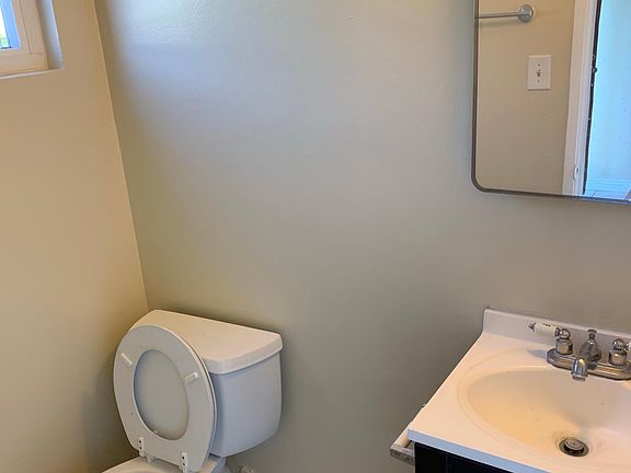 3rd image of 645 Fairview Ave APT 4