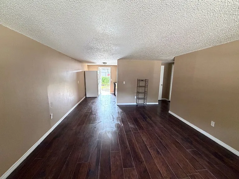 2229 E 133rd Ave — Photo 2