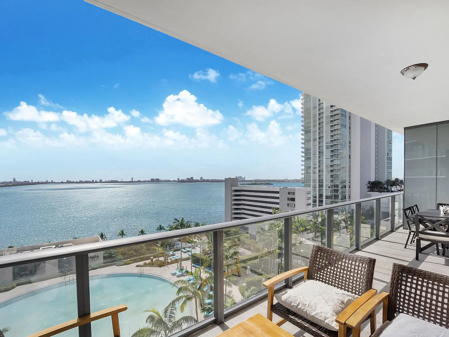 2 bed, 1057 sqft, $6,000 — Photo 4