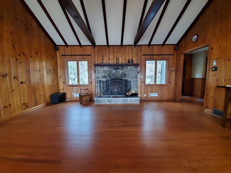 1st image of 1197 Lakeside Dr E