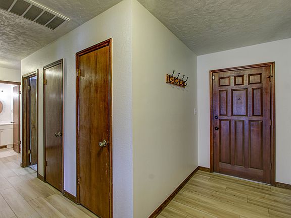 4th image of 3815 S 118th East Ave