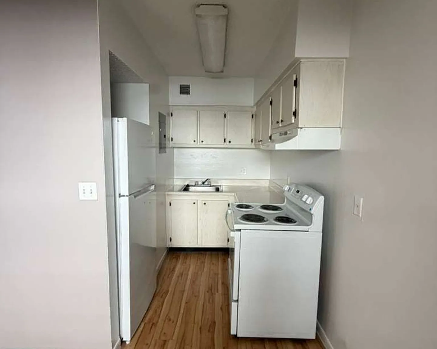 610 NE 1st Ave Ft. Lauderdale, FL 33304 — Photo 3