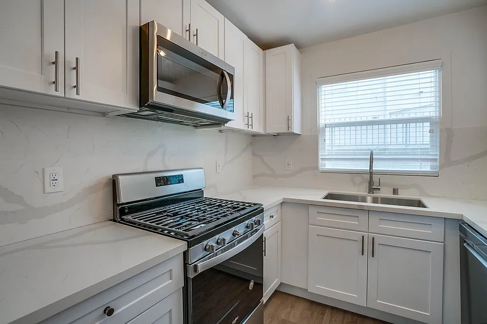 115 N Eastwood Ave — Photo 3