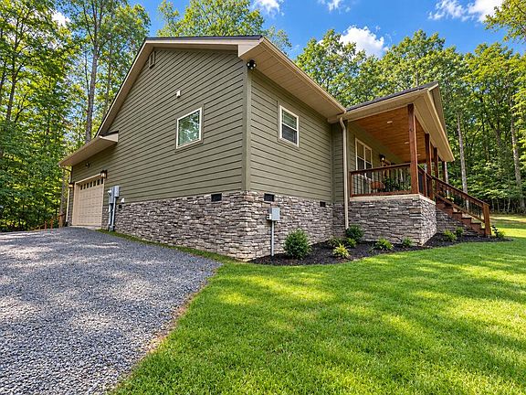 3rd image of 64 Red Oak Rd