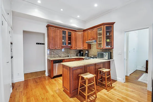 Rented by Bold New York | media 8