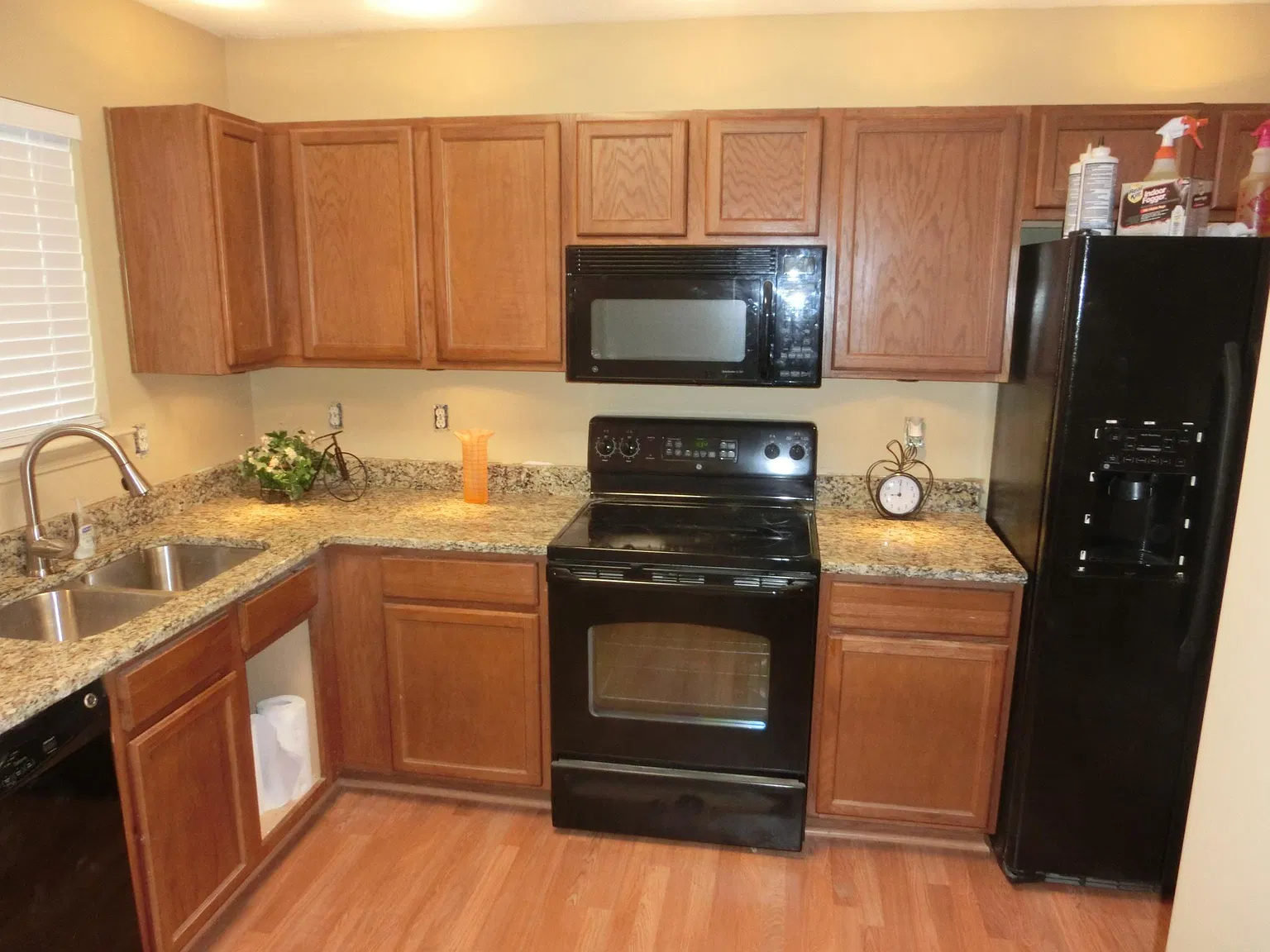 3 bed, 1300 sqft, $1,900 — Photo 3