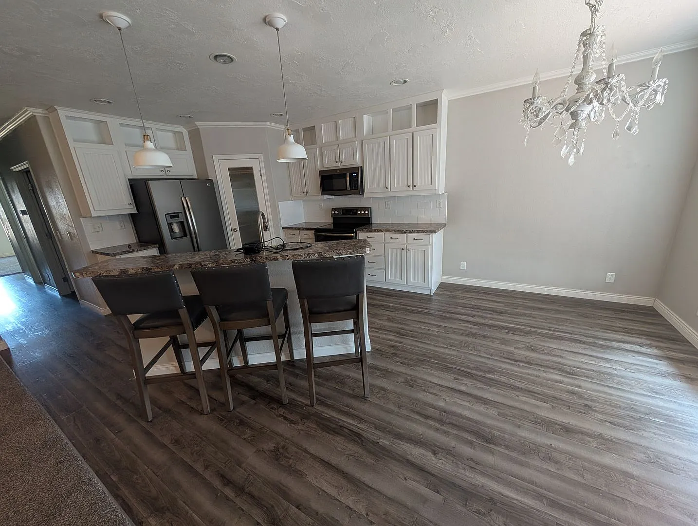 Pet Friendly 3 Bedroom 2 Bath home with large backyard in Brownsville, OR — Photo 4