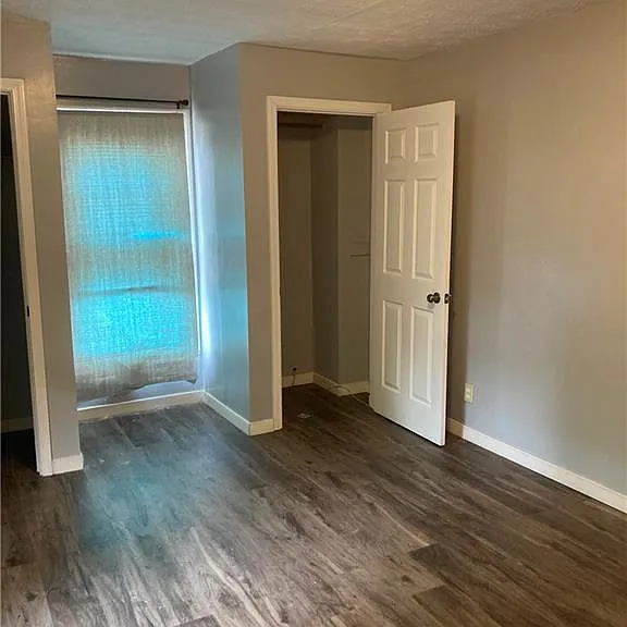 1001 E Stewart St — Photo 8