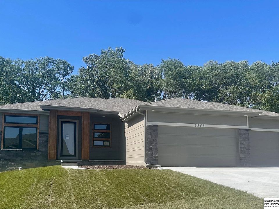 1st image of 4556 Barksdale Dr