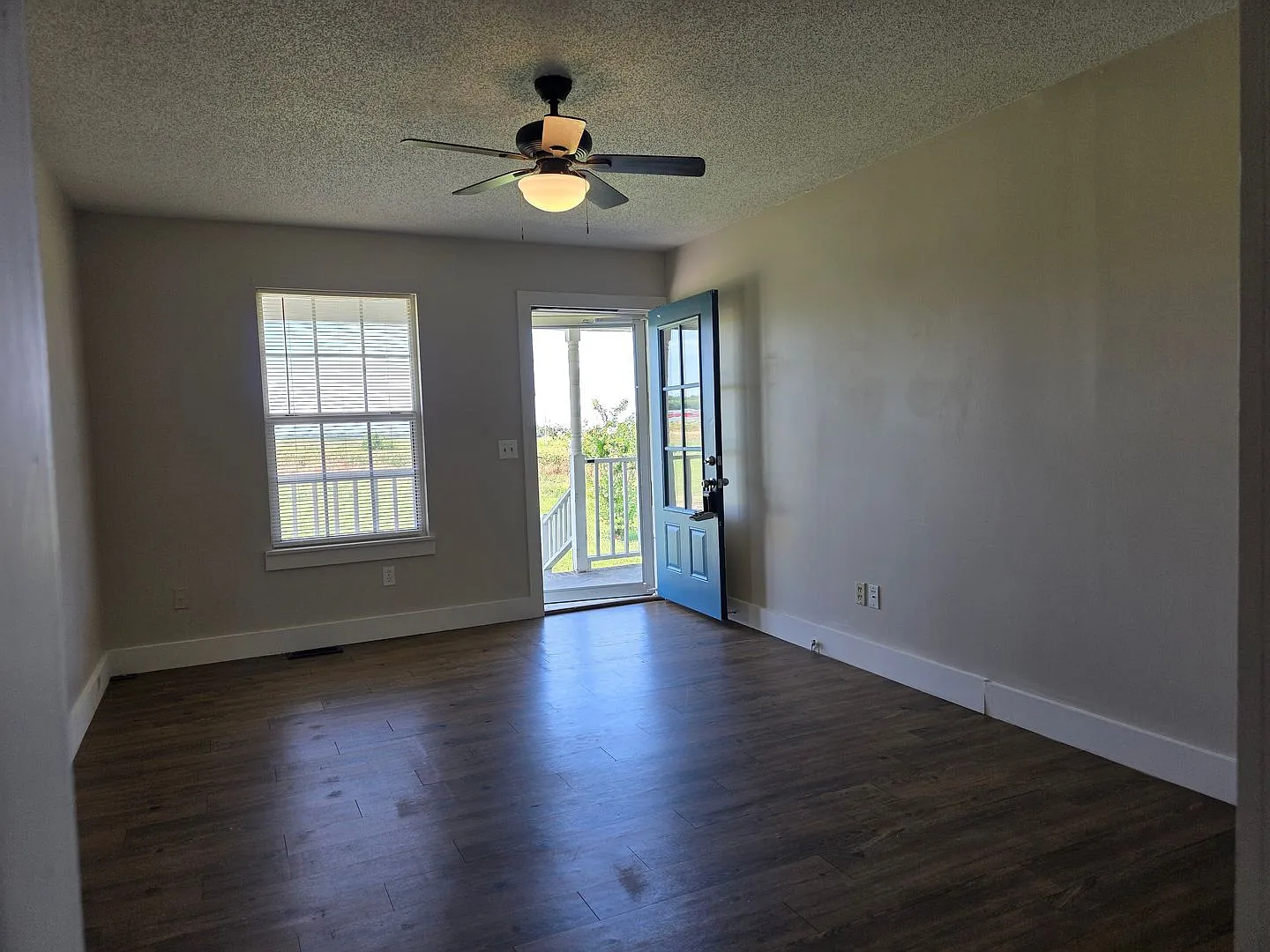 Close to I-24 and Fort Campbell — Photo 2