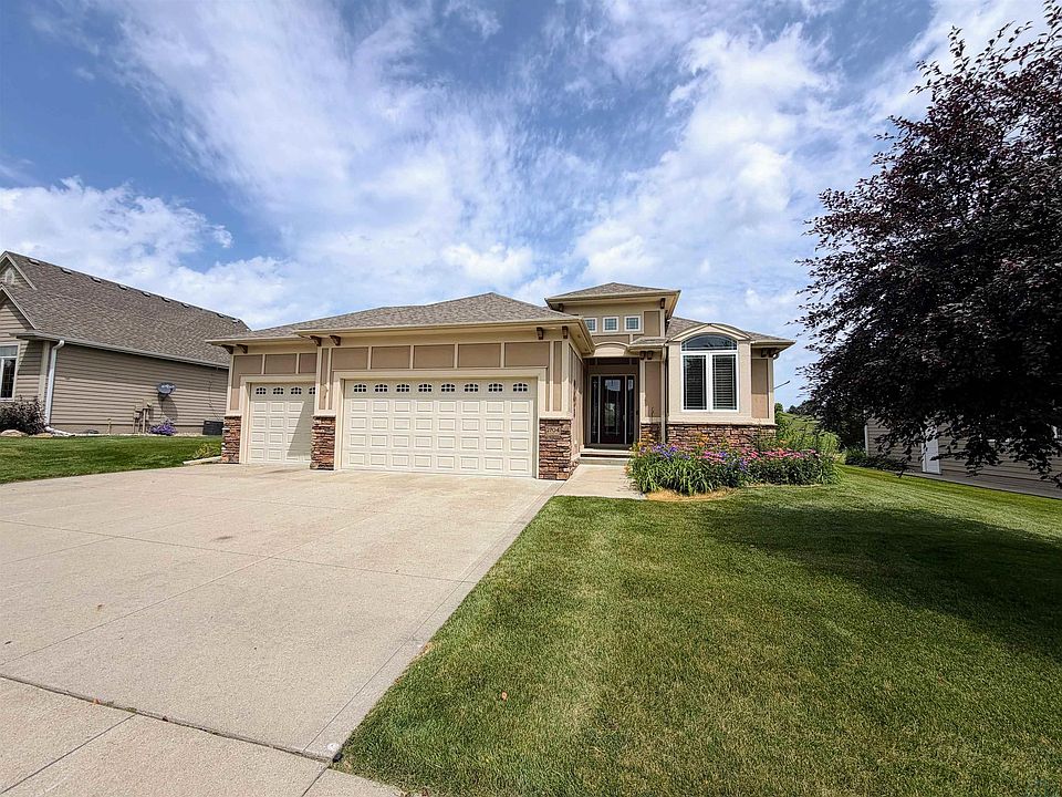 1st image of 2704 Castles Gate Dr