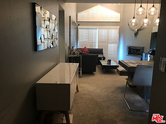 2nd image of 5530 Owensmouth Ave APT 329