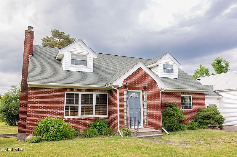 4th image of 1378 Quackenbush Road