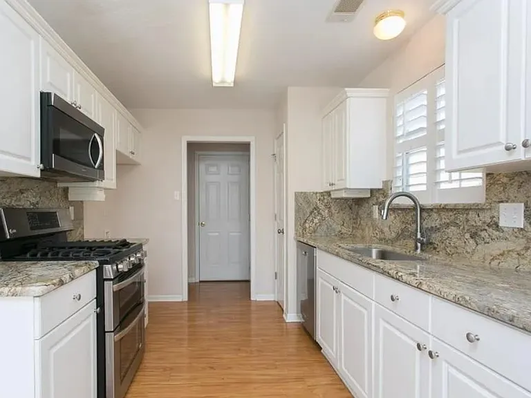 13011 Misty Glen Dr — Photo 8