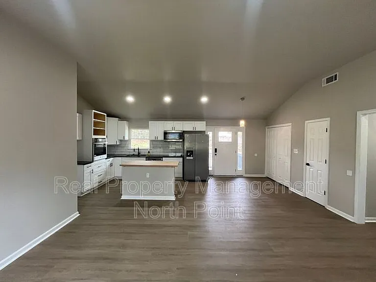 2425 Omaha Rd SW — Photo 9