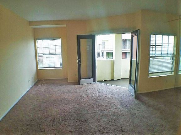 4th image of 1260 Cleveland Ave #325