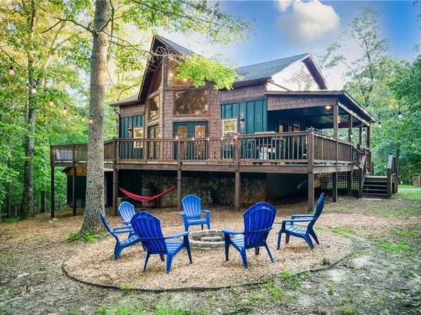774 Kelly Ridge Dr, Blue Ridge, GA 30513
