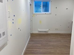 2015 22nd St SW #8B, Calgary, AB T2T5E8