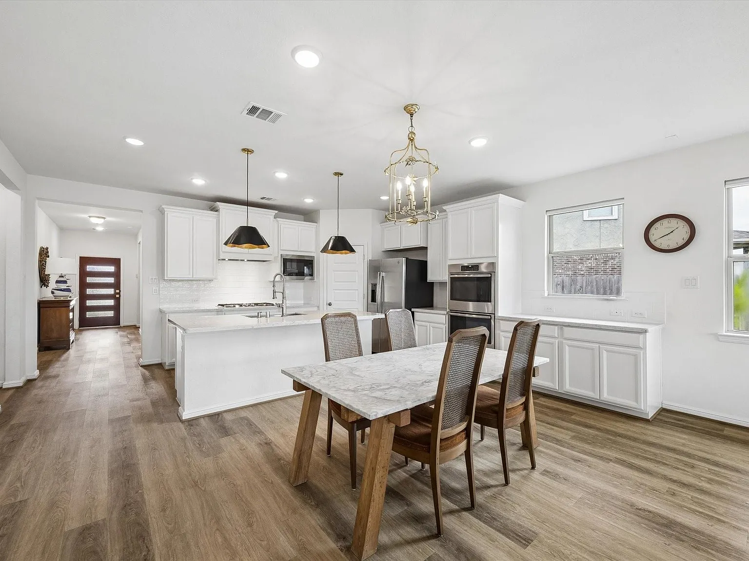 3 bed, 2.5 bath, 2155 sqft, $2,500 — Photo 1