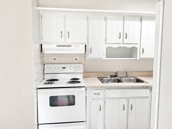 4th image of 27136 Carefree Dr