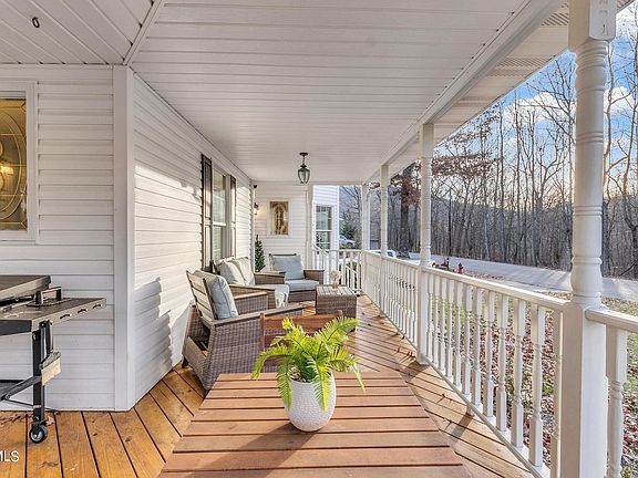 4th image of 288 Colony Ct NE