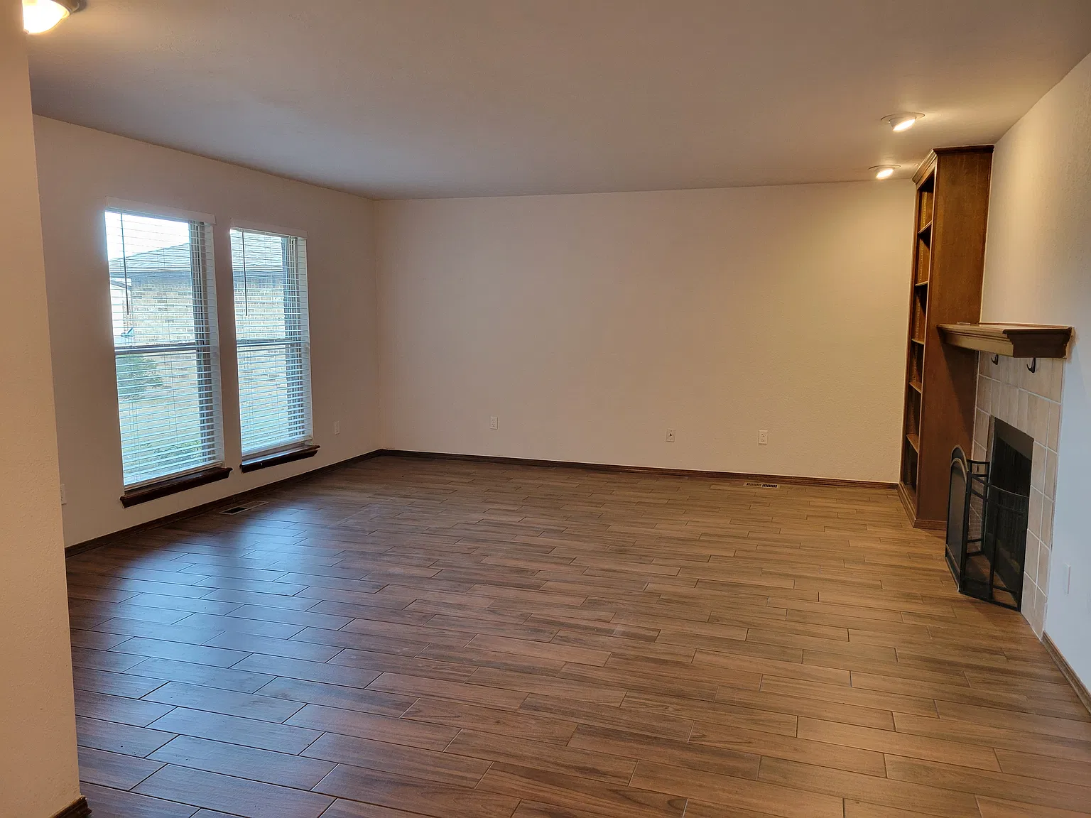 2 bed, 1200 sqft, $1,200 — Photo 4