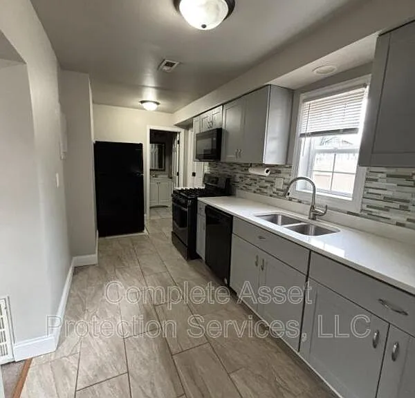 2715 Greene St — Photo 8