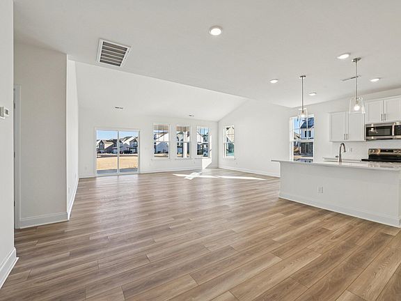 3rd image of 109 Millview Way