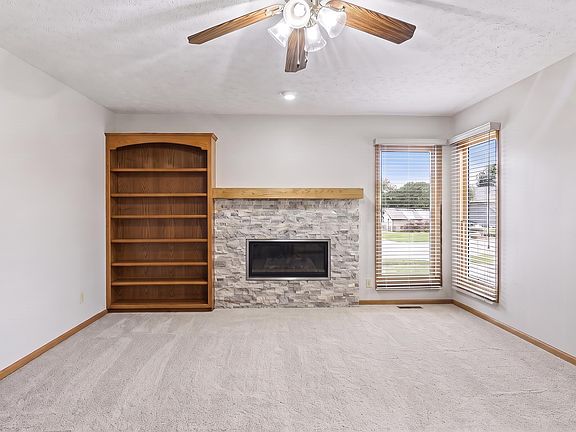 5th image of 16914 Patterson Dr
