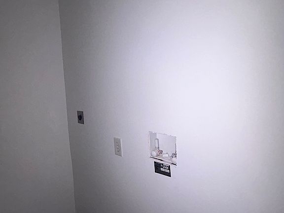 4th image of 821 42nd Pl N #B