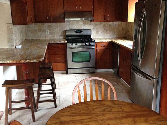 5th image of 6224 Oakdale Ave
