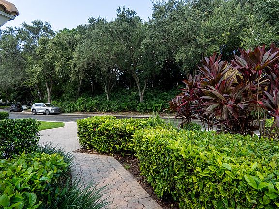 4th image of 6670 NW 27th Avenue