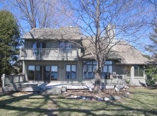 898 County Road I W, Shoreview, MN 55126