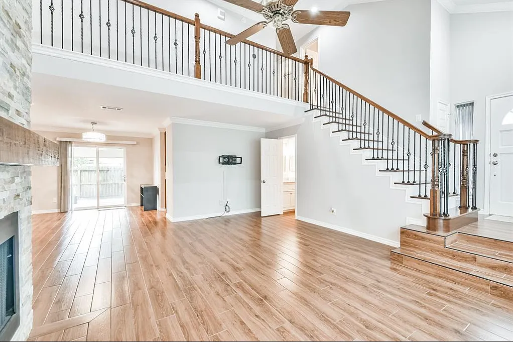 4 bed, 2.5 bath, 2057 sqft, $2,700 — Photo 4