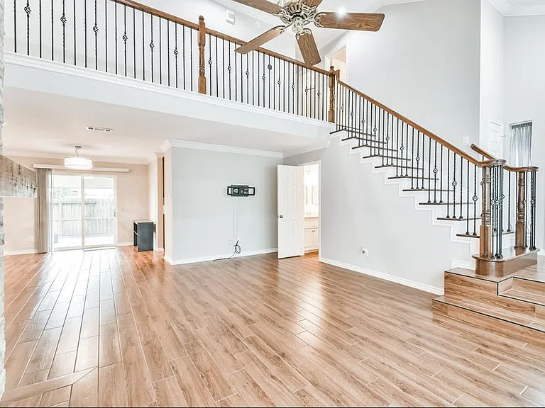 10327 Brickyard Ct — Photo 4