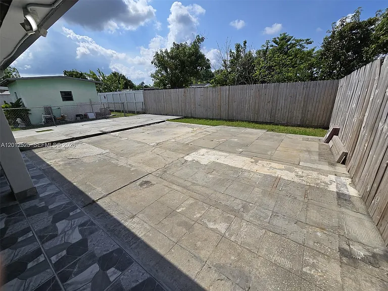 11984 SW 195th St — Photo 31