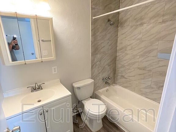 4th image of 12085 Hitchcock Dr