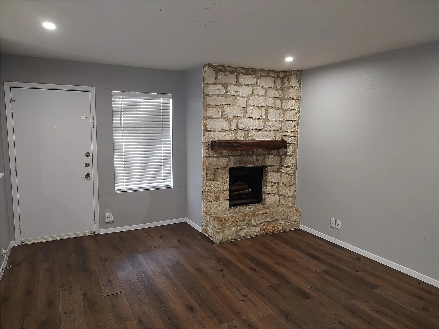 2 bed, 1.0 bath, 775 sqft, $950 — Photo 4