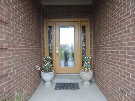 4th image of 395 Bedford Way